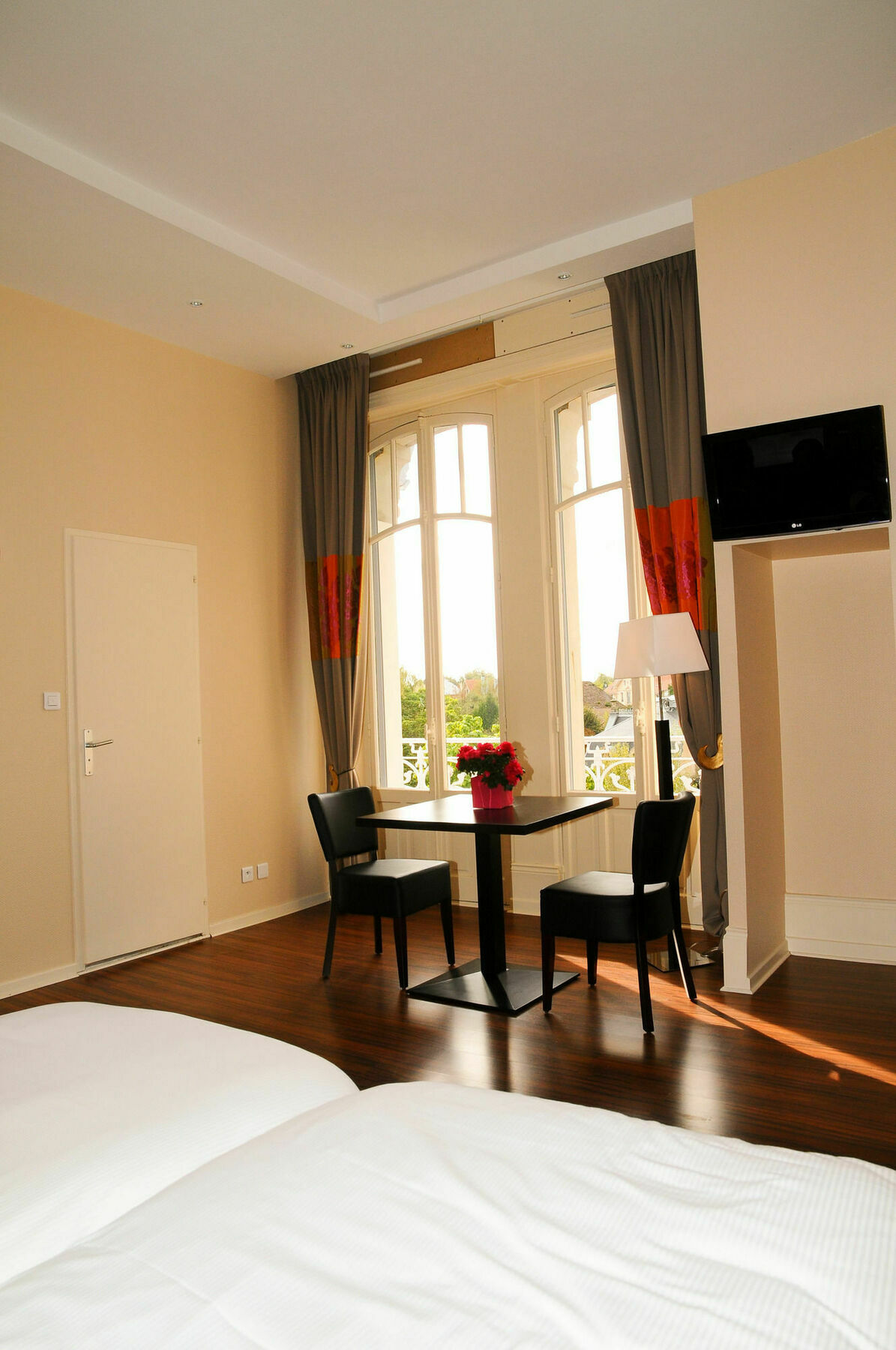 Garden & City Luxeuil Ex Le Metropole Et Les Thermes المظهر الخارجي الصورة