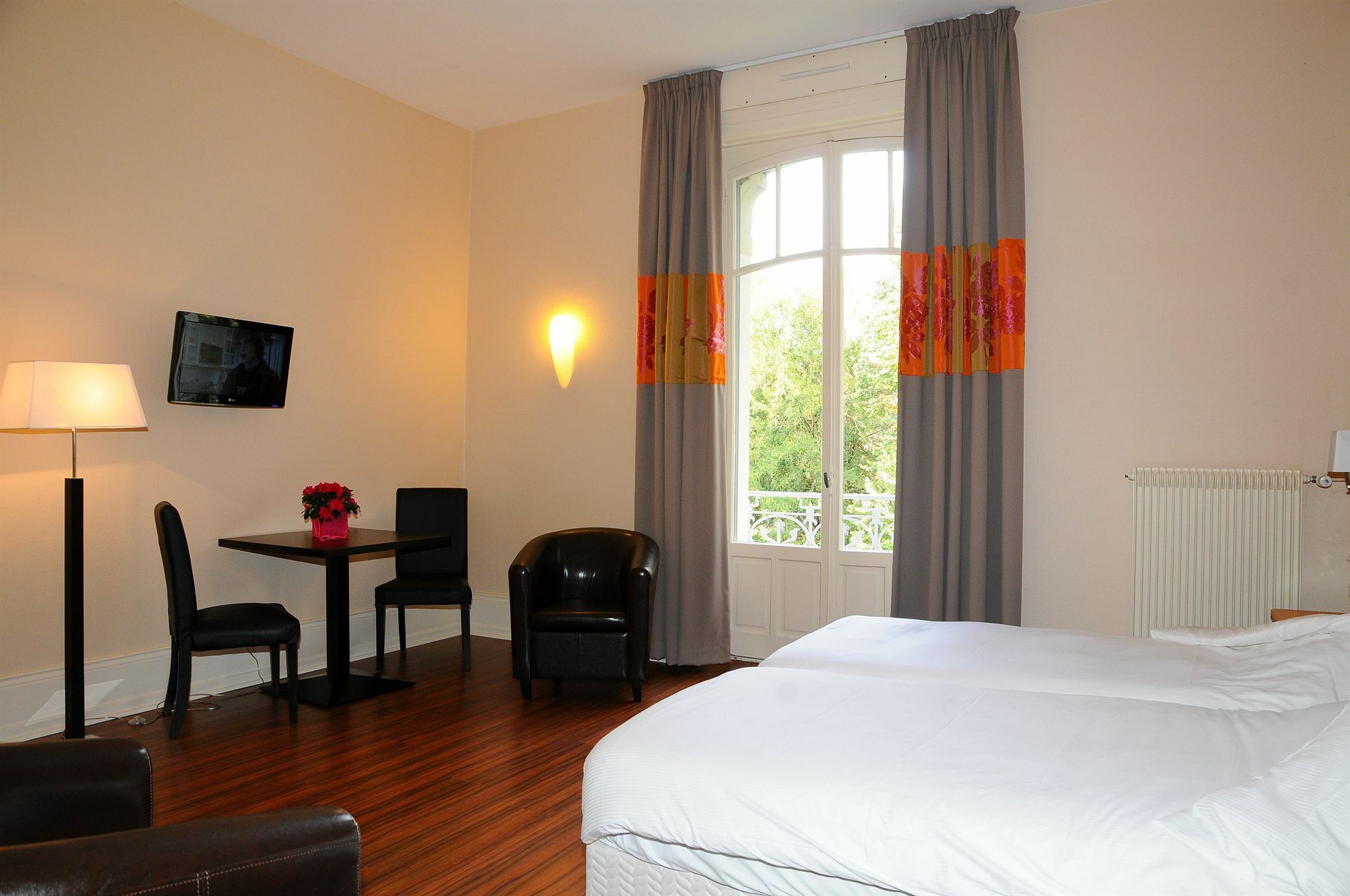 Garden & City Luxeuil Ex Le Metropole Et Les Thermes المظهر الخارجي الصورة